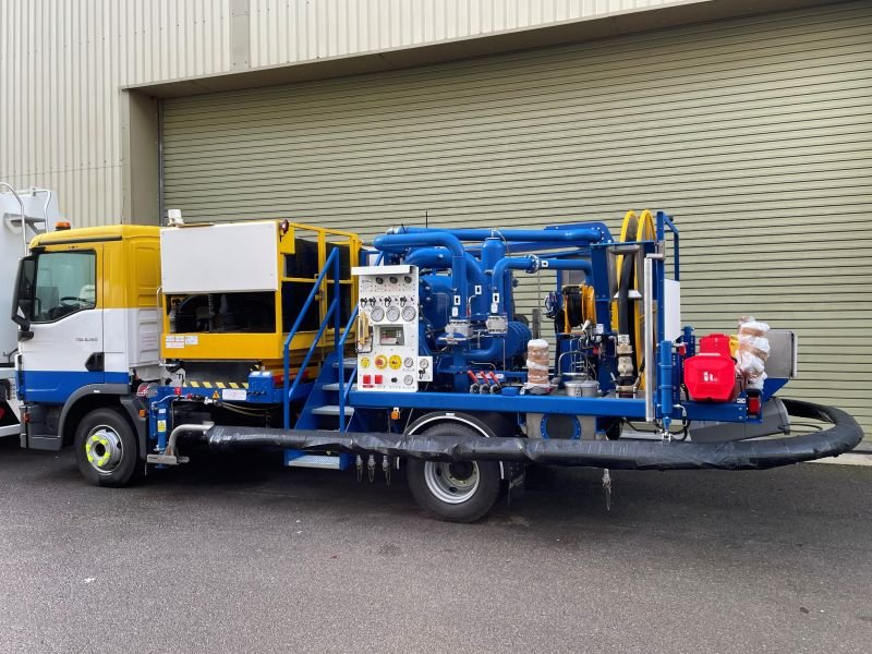 Refueling Truck (20K Refueler)